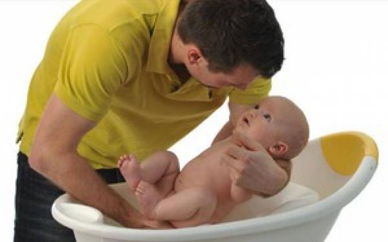 Как купать новорожденного: правила, советы и секреты водных процедур Какое время лучше купать ребенка
